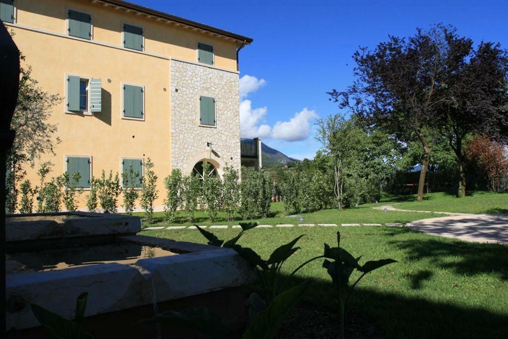 Corte Degli Ulivi ガルダ エクステリア 写真